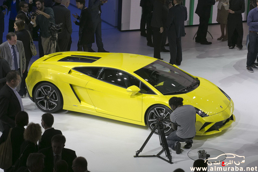 سيارات لمبرجيني افنتادور وجلاردو تنافس بشراسة بعد الكشف عنها في معرض باريس Lamborghini 2013 2